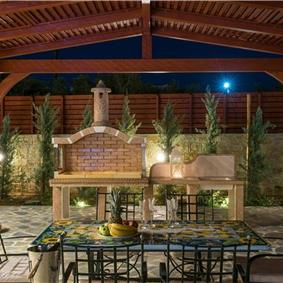 8 bedroom luxury villa with pool near Koutsounari, sleeps 16